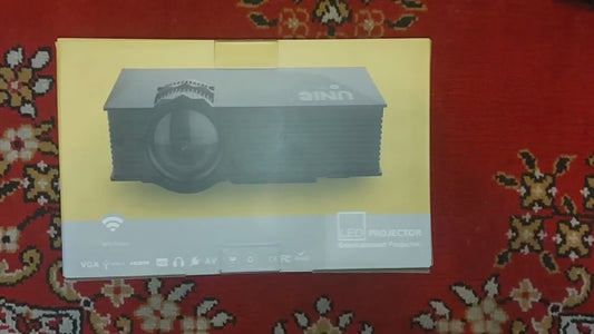 Proyector mini Unic Portátil 1800lm